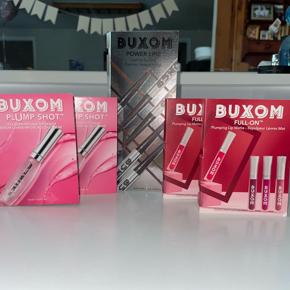 Buxom 🩷